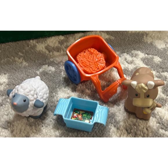 Fisher-Price Little People Deluxe Nativity Scene Set #1 - Picture 5 of 9